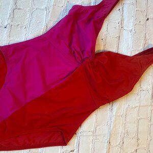 Karla Colletto NWT Isla Twisted Underwire V-Neck One-Piece Swimsuit